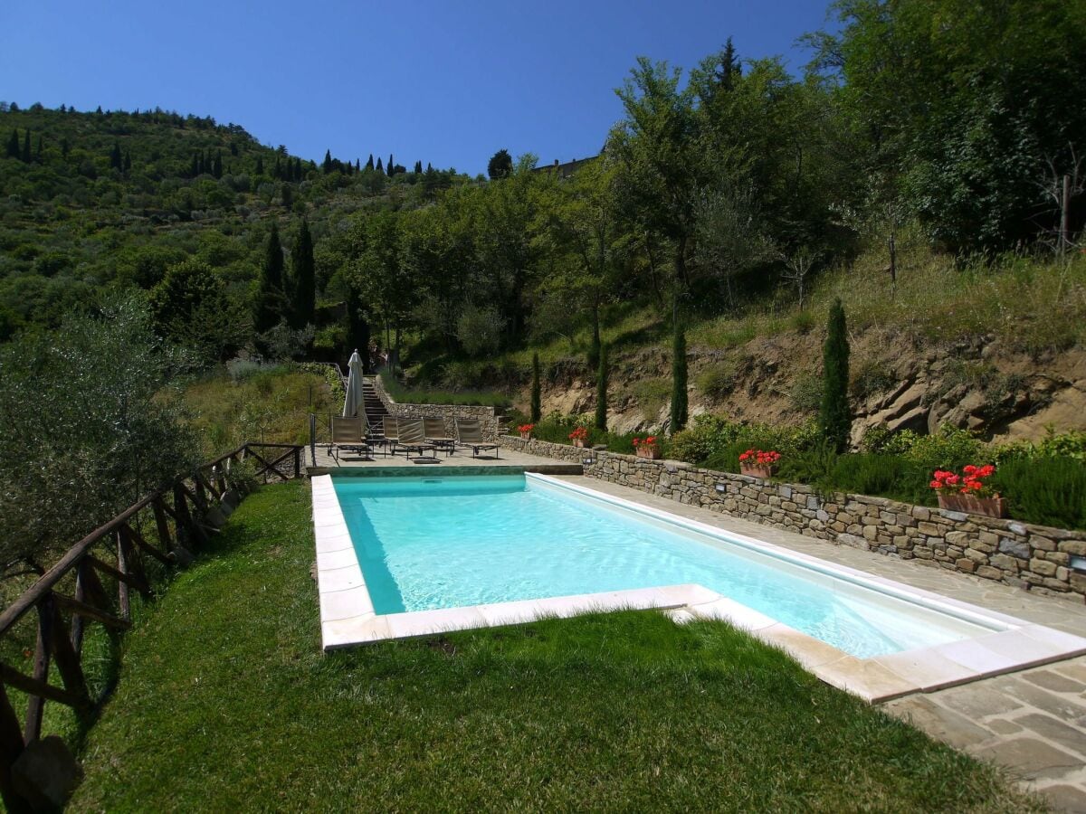 Villa Cortona Buitenaudio-opname 1