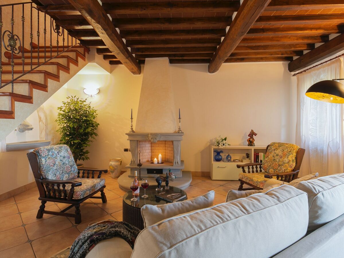 Villa Cortona Features 1