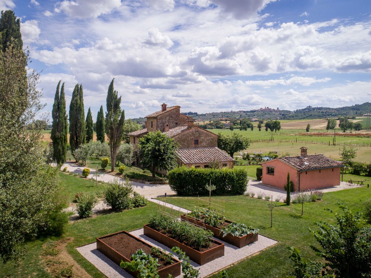 Villa Lucignano Outdoor Recording 1