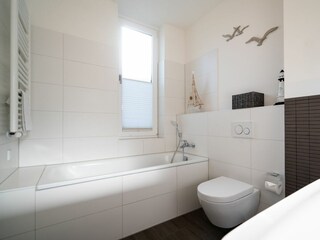 Badezimmer Badewanne Waschbecken