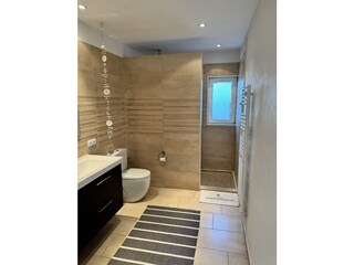 Badezimmer 1