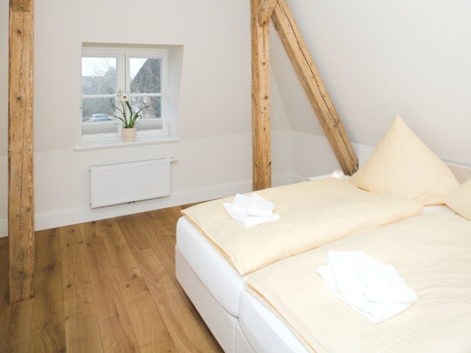 Schlafzimmer unterm dach gestalten ~ dayoop.com