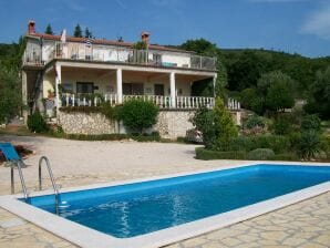 Apartamento Cómoda casa de vacaciones en Labin con piscina compartida y junto al mar - Drenje - image1