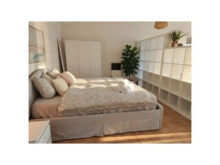 Souterrainwohnung Bett