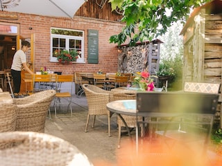 restaurant nearby