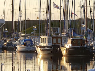 Abendstimmung am Yachthafen