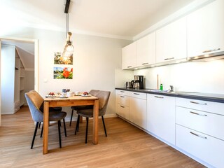 Separate Küche mit Essbereich