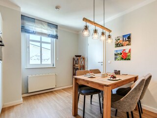 Separate Küche mit Essbereich