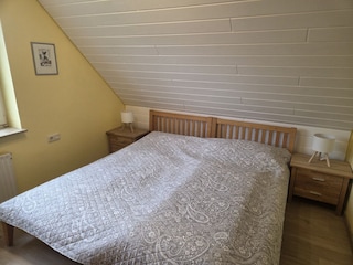 Schlafzimmer 2