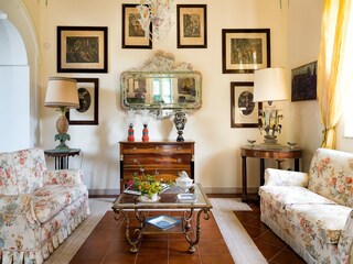 Villa Salemi Caratteristiche 22