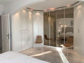 Schlafzimmer Nº 3  Ankleide  ( untere Etage)