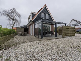 Hinterhaus mit Terrasse