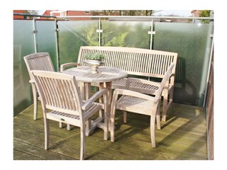 Sonne genießen auf der geschützten Terrasse.