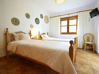 Schlafzimmer 1