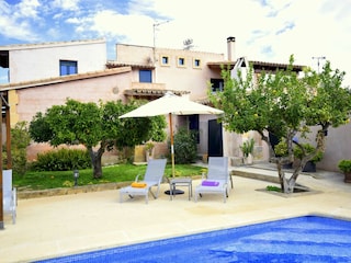 Pool mit Terrasse