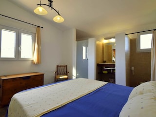 Schlafzimmer 4
