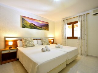 Schlafzimmer 2