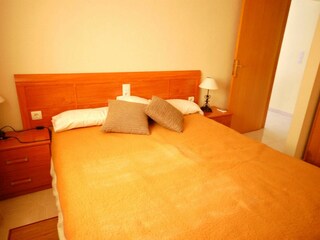 Schlafzimmer 1 mit Doppelbett