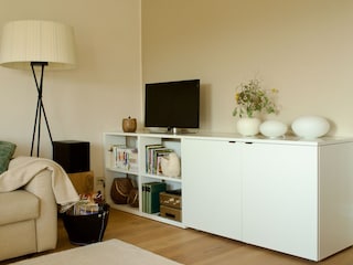 Fernseher auf Sideboard