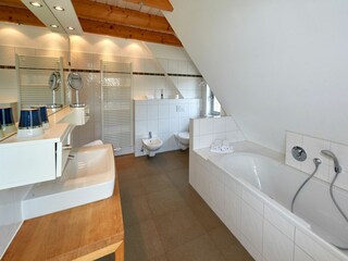 Badezimmer 2