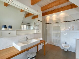 Badezimmer 2