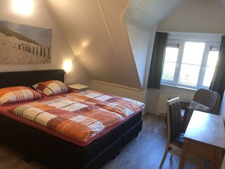 OG. SZ mit Boxspringbetten  je 90cmx200 cm