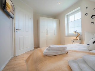 2. Schlafzimmer