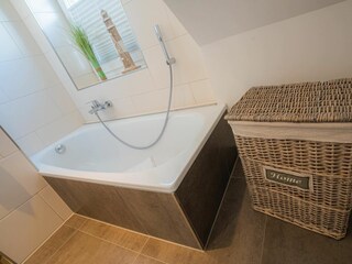 2. Badezimmer (OG)