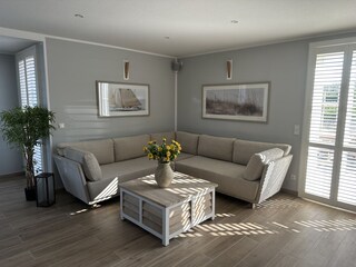 Wohnzimmer mit Couch