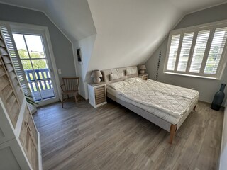 Schlafzimmer 1 mit Balkonzugang
