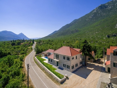 Villa in Kroatien mit Bergblick