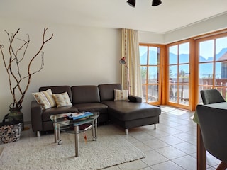 Ausblick auf See und Berge