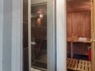 2.Bad mit Dusche und Sauna