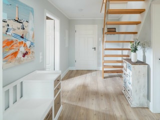 Norderney / SandWärme - Flur, Treppe zur oberen Etage