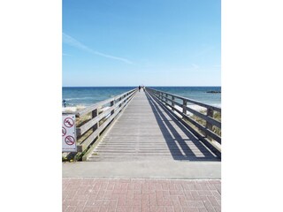 Die Seebrücke am Schönberger Strand in direkter Nähe
