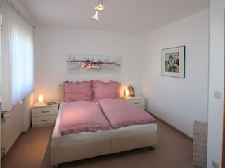 Schlafzimmer 2 mit TV