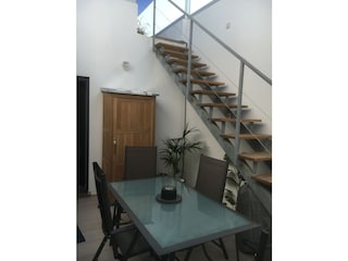 Innenhof mit Zugang zur Dachterrasse