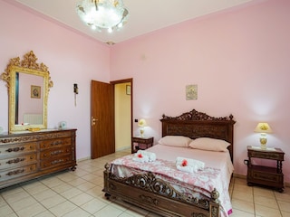 Villa Floridia Features 10