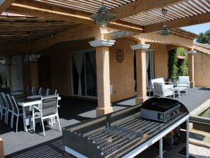 Holiday home with large garden and pool