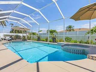 Pool & Hot Tube