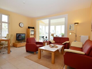 Wohn- & Essbereich und TV