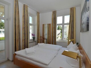 1. Schlafzimmer mit Doppelbett