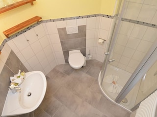 Badezimmer mit Dusche