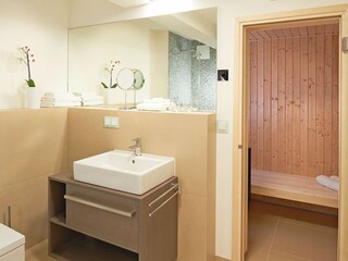 Badezimmer mit Sauna