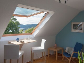 Wohnzimmer mit Dachfenster