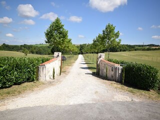 Kasteel Bourg-de-Visa Buitenaudio-opname 10