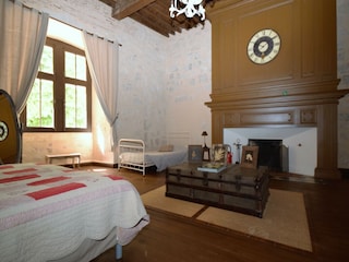 Castle Bourg-de-Visa Features 15