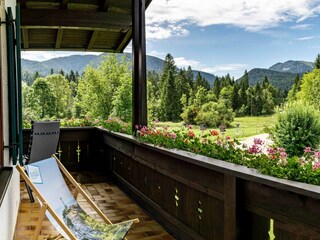 Balkon mit Blick auf die Berge