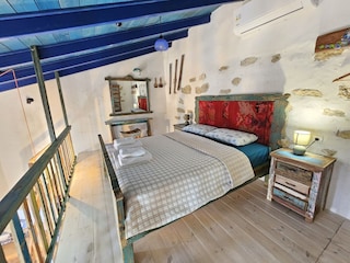 Galerie- Schlafzimmer mit grossen Spiegel