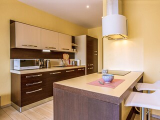 Gut ausgestattete Küchenzeile